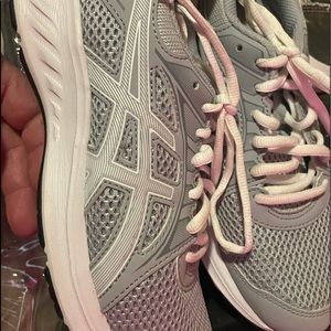 Aasics shoes excellent condition